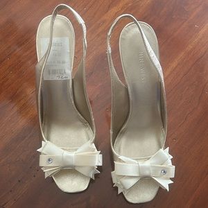 Nine West gold metallic Slingback 3” inch heels elastic backing-NEW